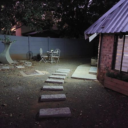 The Spare Room Cottage - Cosy And Private Bloemfontein Exterior photo