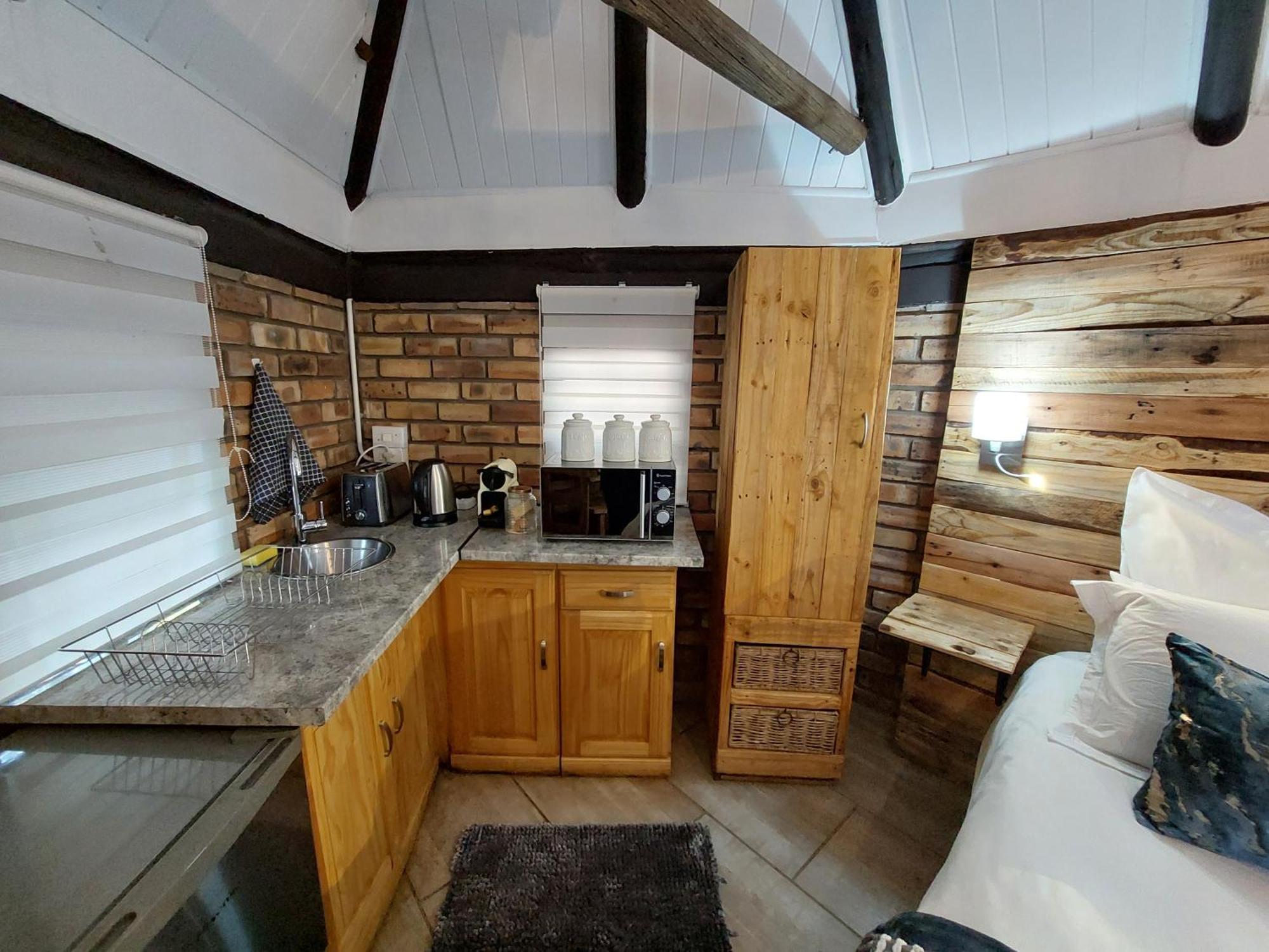The Spare Room Cottage - Cosy And Private Bloemfontein Exterior photo
