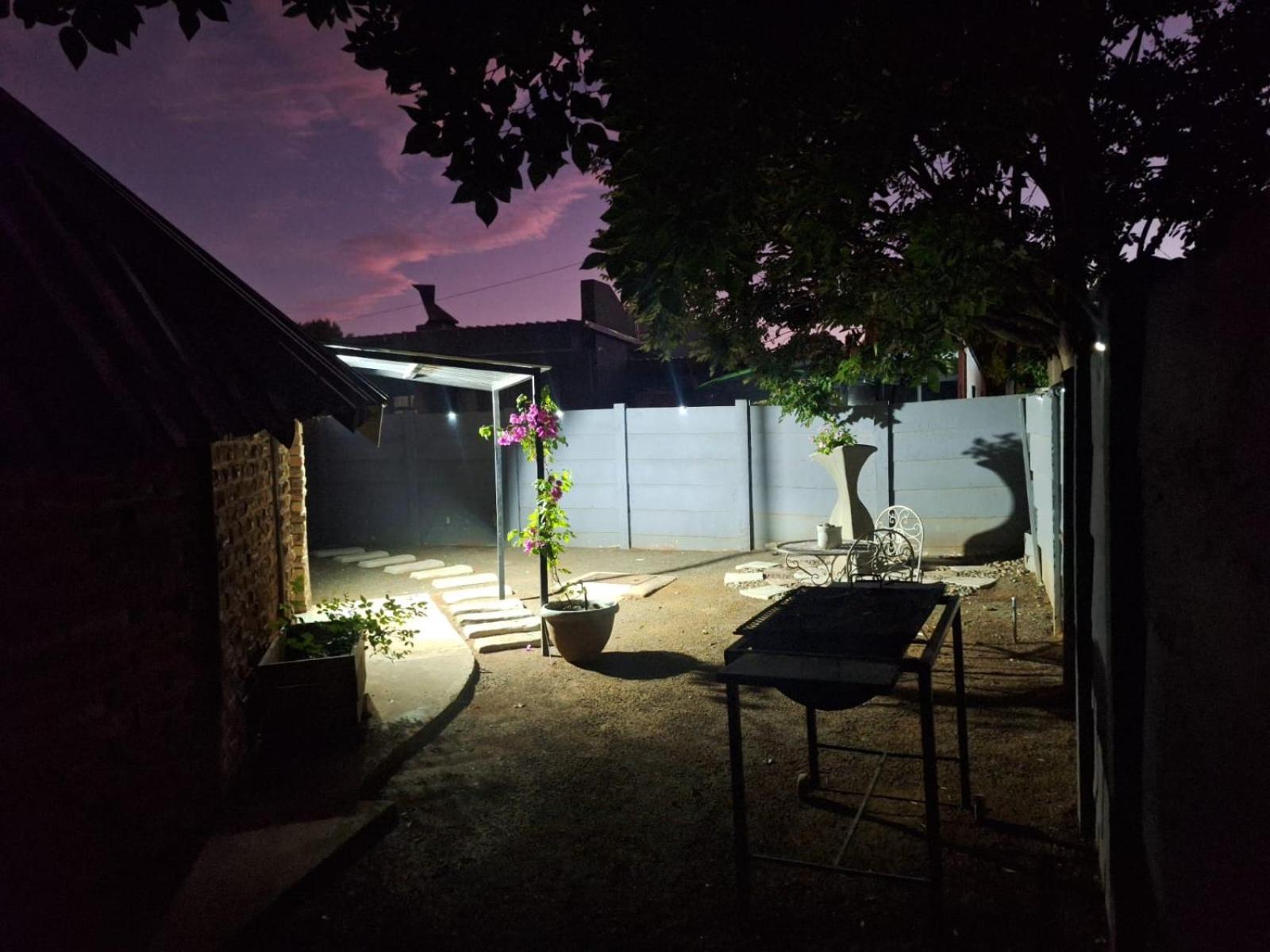 The Spare Room Cottage - Cosy And Private Bloemfontein Exterior photo